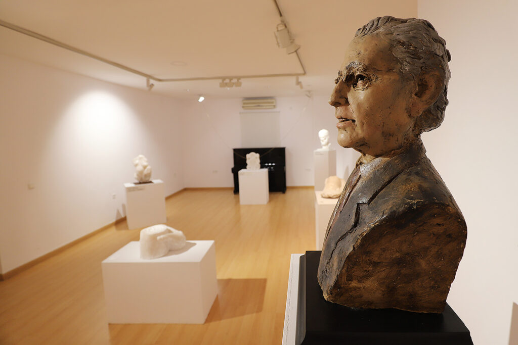 Exposición "LUZ Y SOMBRA. Alabastro esculpido"