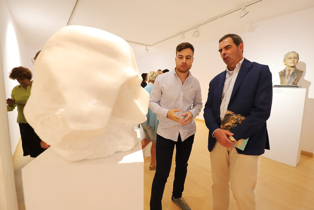 Exposición "LUZ Y SOMBRA. Alabastro esculpido"