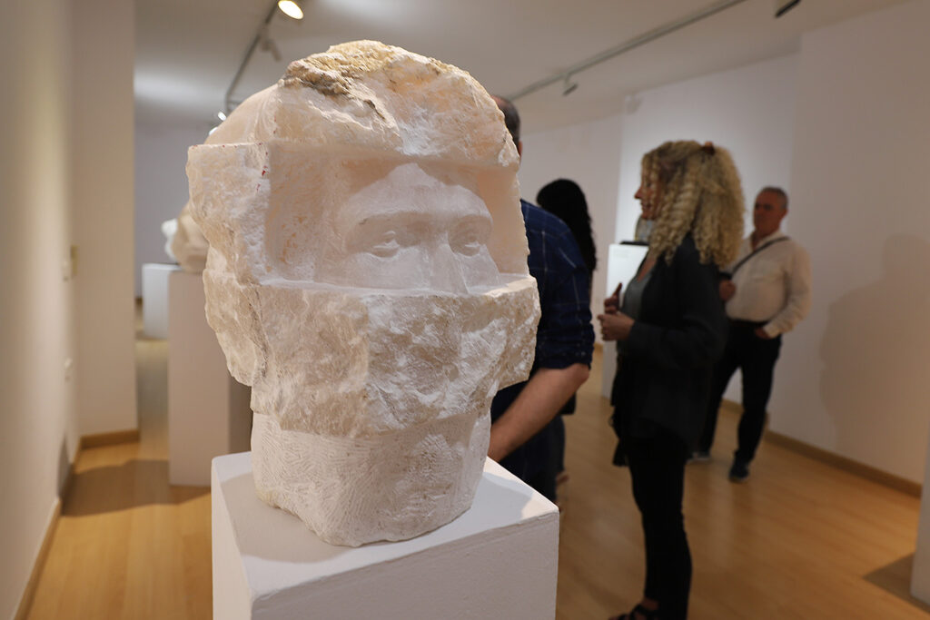 Exposición "LUZ Y SOMBRA. Alabastro esculpido"